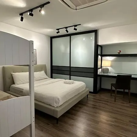 Seaview Premium Duplex In Gurney With Wifi & Full Kitchen 12B Apartment George Town Exterior photo