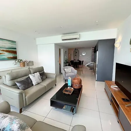 Seaview Premium Duplex In Gurney With Wifi & Full Kitchen 12B Apartment George Town Exterior photo