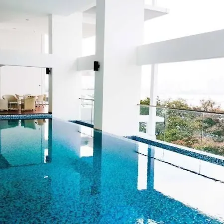 Seaview Premium Duplex In Gurney With Wifi & Full Kitchen 12B Apartment George Town Exterior photo