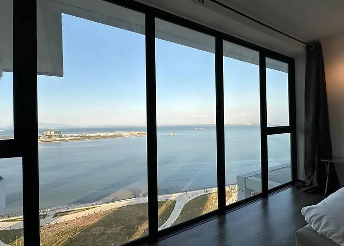 Seaview Premium Duplex In Gurney With Wifi & Full Kitchen 12B
