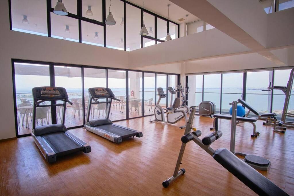 Seaview Premium Duplex In Gurney With Wifi & Full Kitchen 12b
