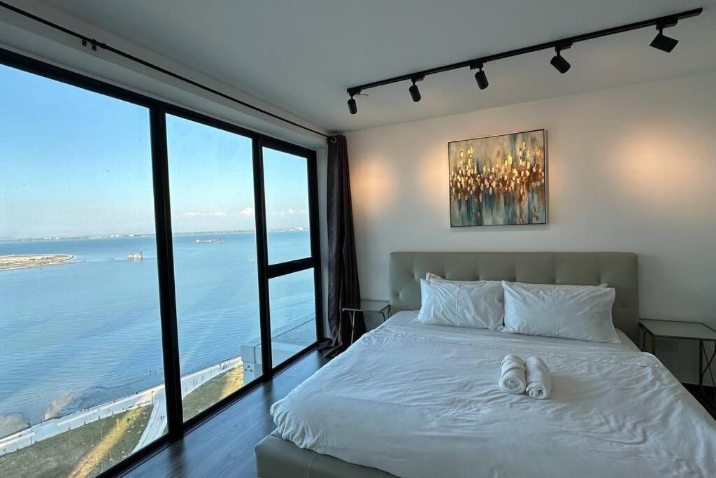 Apartment Seaview Premium Duplex In Gurney With Wifi & Full Kitchen 12b George Town