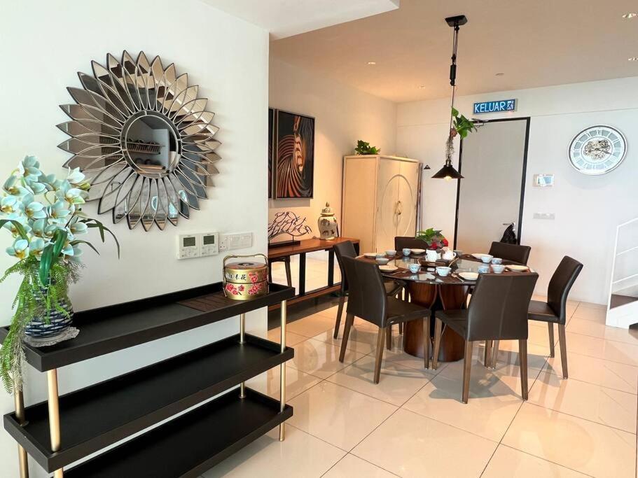 Seaview Premium Duplex In Gurney With Wifi & Full Kitchen 12b