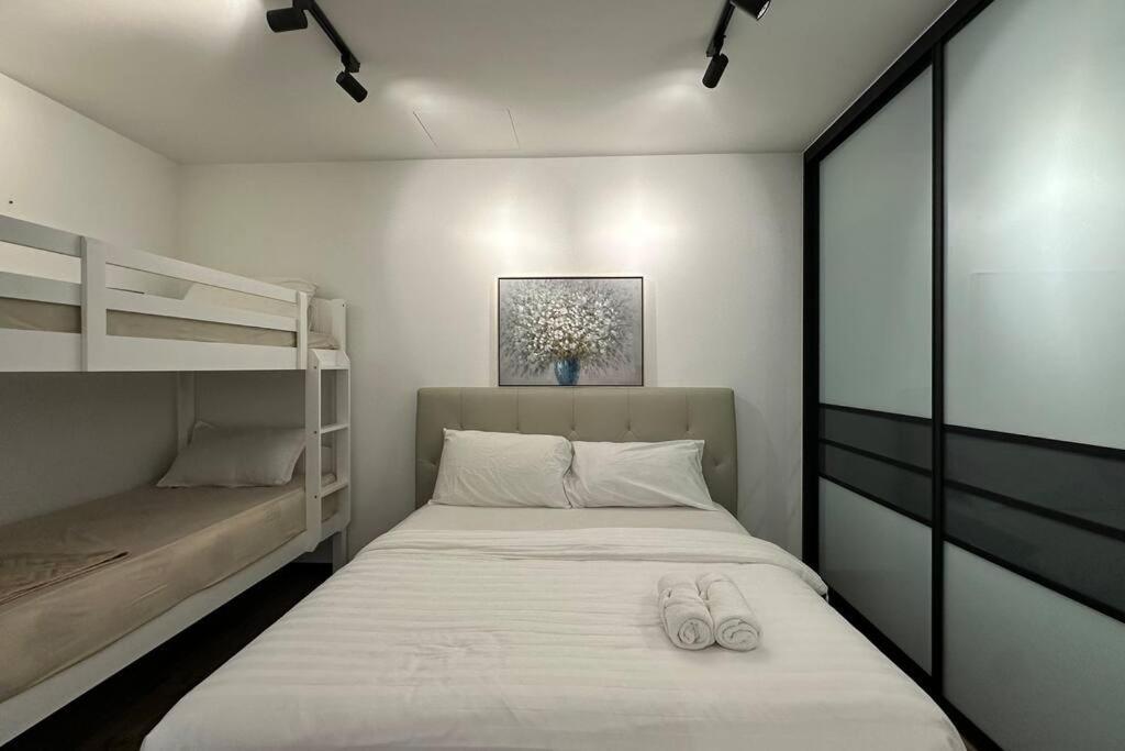Seaview Premium Duplex In Gurney With Wifi & Full Kitchen 12b
