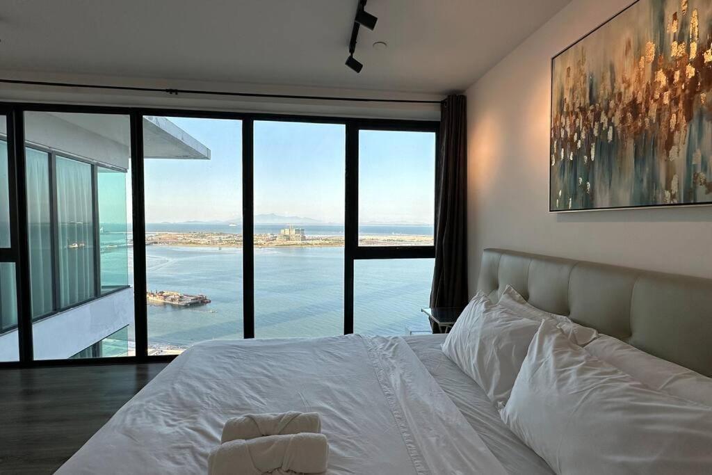 Apartment Seaview Premium Duplex In Gurney With Wifi & Full Kitchen 12b George Town